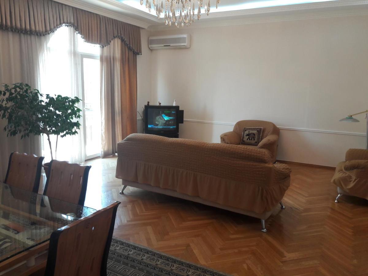 Neftiannikov Avenue Apartment Баку Екстериор снимка